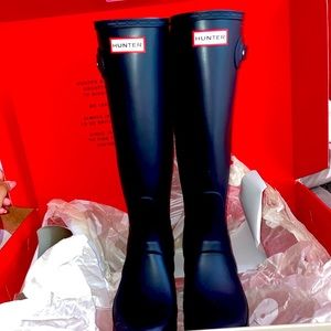 NEW Navy HUNTER Original Tall Rain Boots w/o tags 
Size: US 8  Retail: $170
